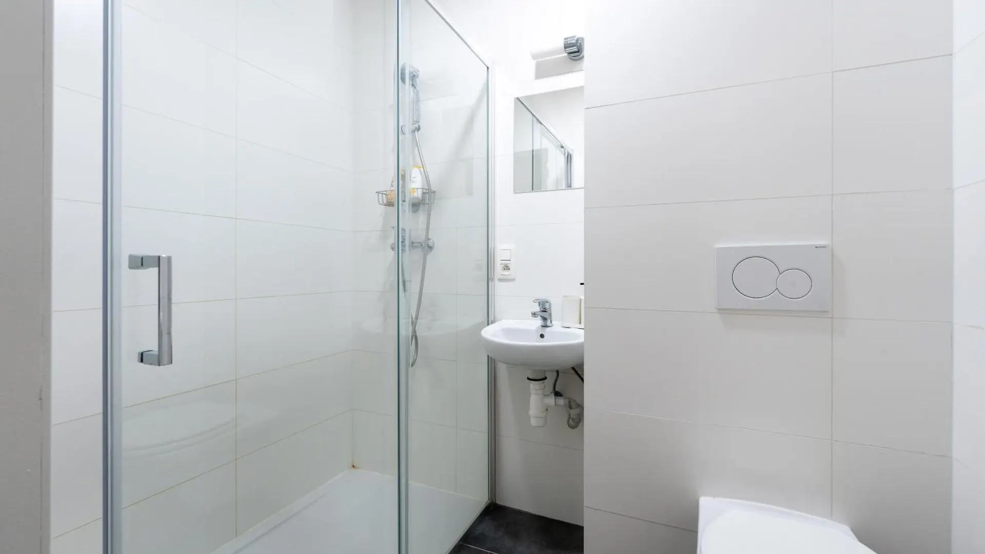 شقة 6 Bedroom House With Private Bathrooms In Bxl Downtown بروكسل